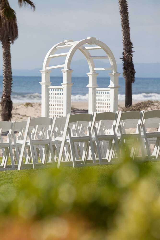 Embassy Suites By Hilton Mandalay Beach Hotel & Resort