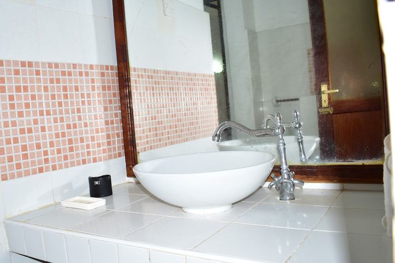 Mbv Hotel & Annex