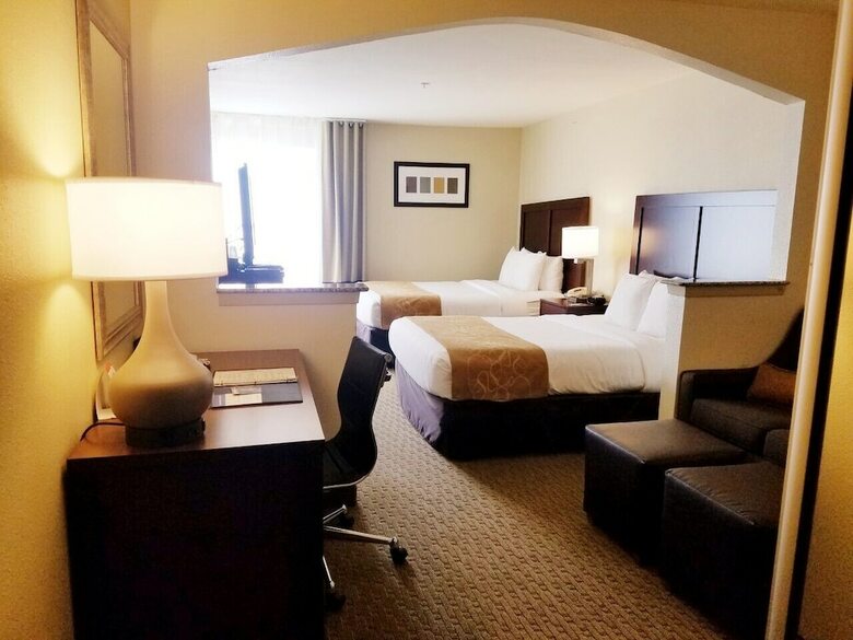 Hotel Comfort Suites Las Colinas Center