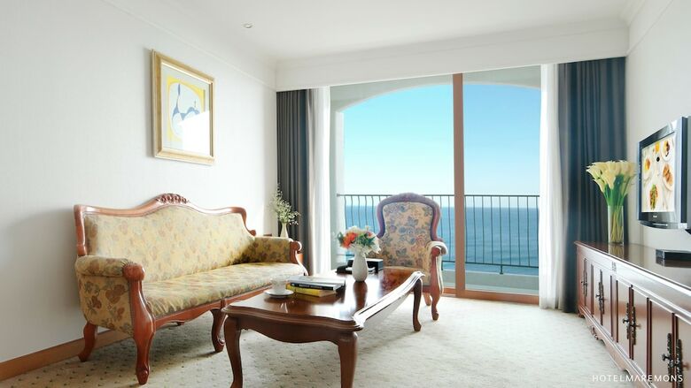 Hotel Maremons
