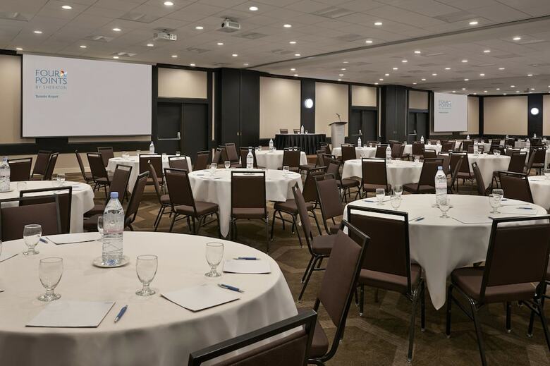 Hotel Element Toronto Airport