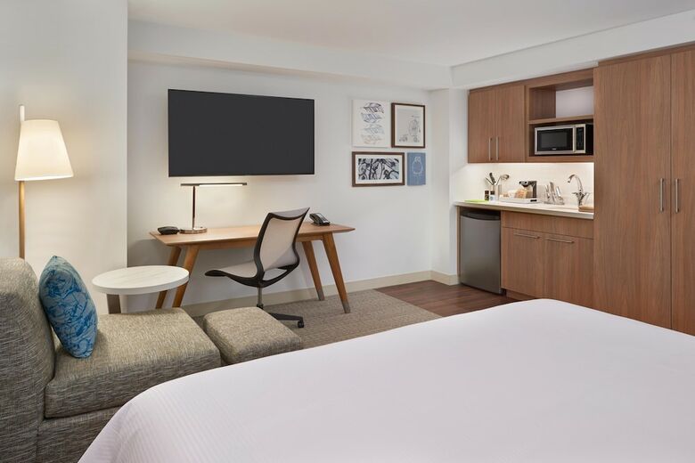 Hotel Element Toronto Airport