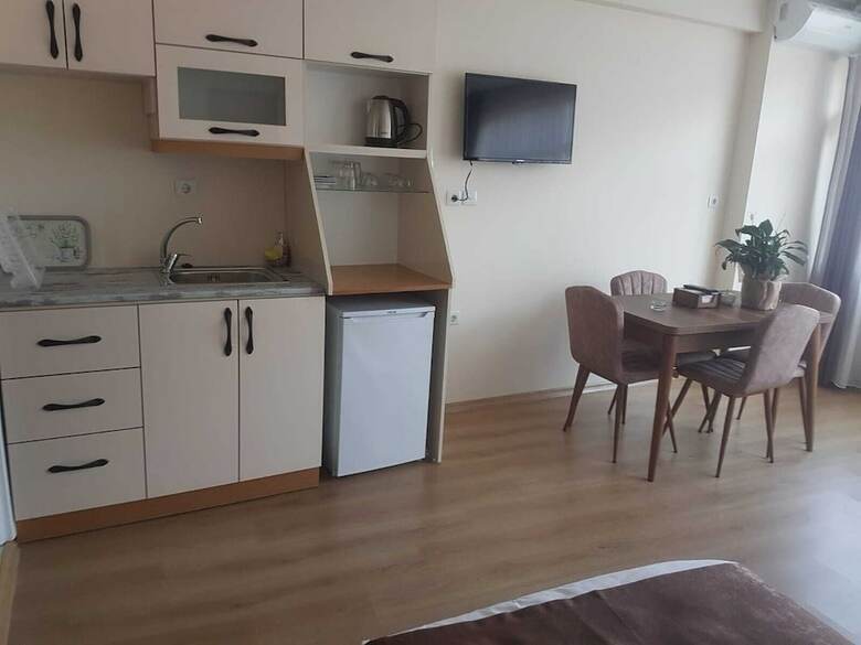 Newaz Hotel
