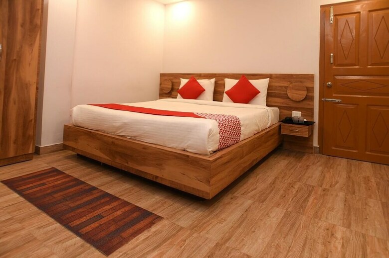 Hotel La Castle Residency