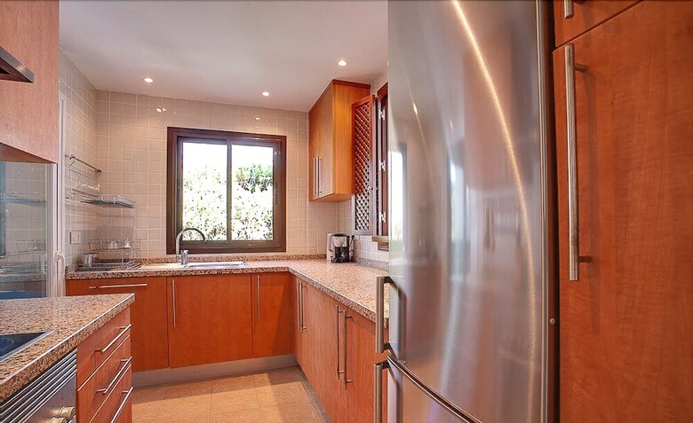 3 Bedroom Apartment Garden And Sea View