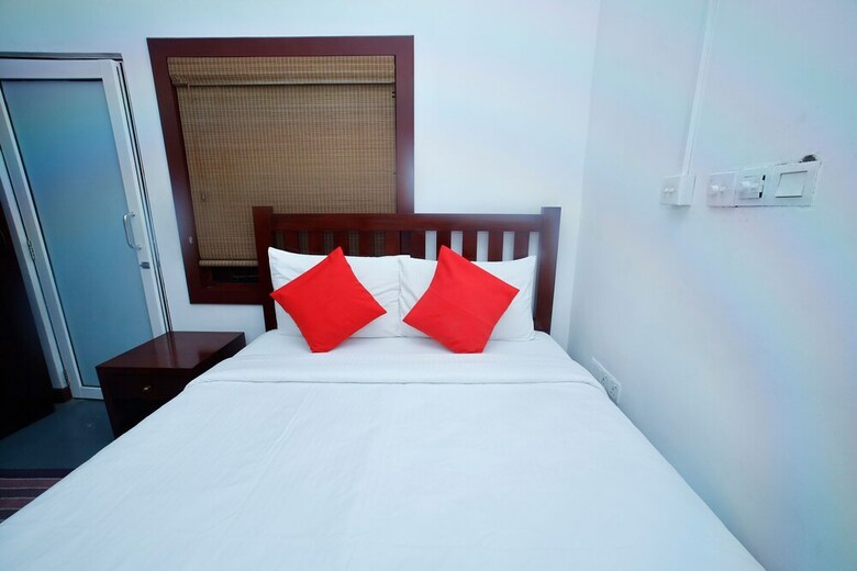 Oyo 375 Station Garden Hotel & Resturant