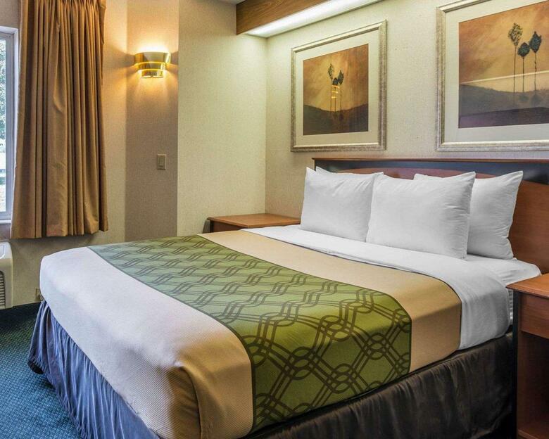 Hotel Econo Lodge North Academy
