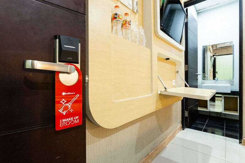Hotel Reddoorz @ Jl. A. Yani Solo