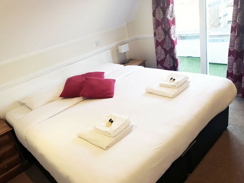 Gidea Park Hotel