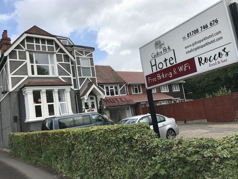 Gidea Park Hotel