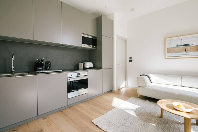 Oxford Street Apartments