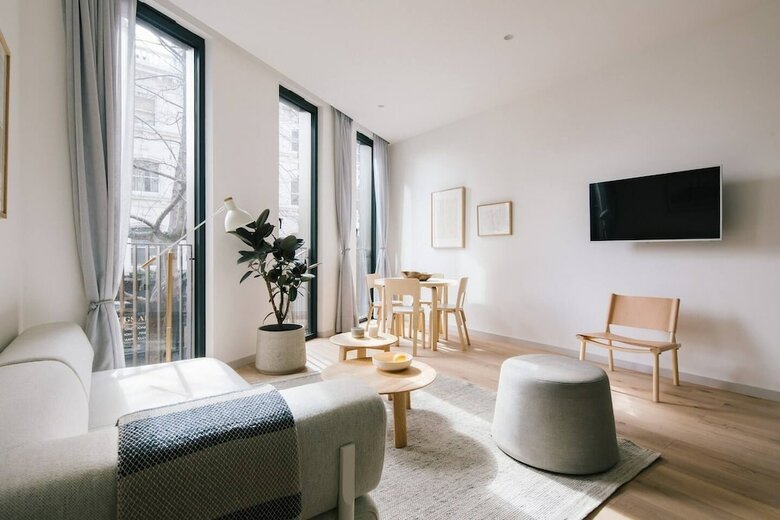 Oxford Street Apartments