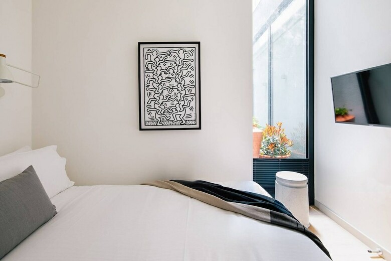 Oxford Street Apartments