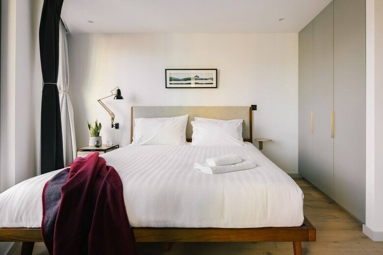 Oxford Street Apartments