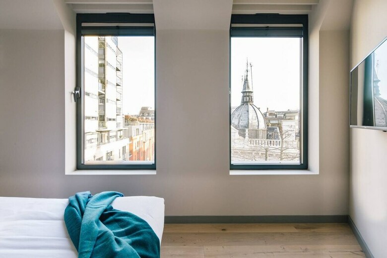 Oxford Street Apartments