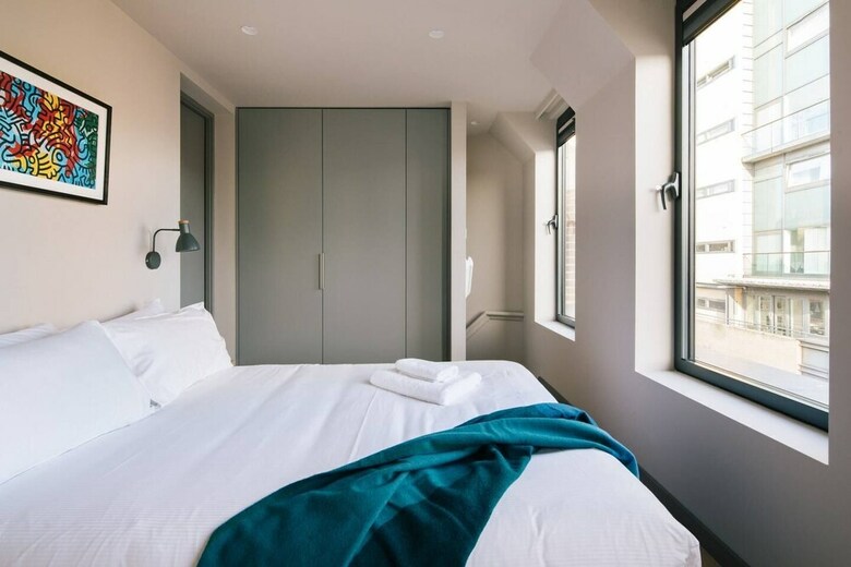 Oxford Street Apartments
