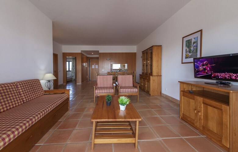 B46 - Marina Park Apartment With Seaview