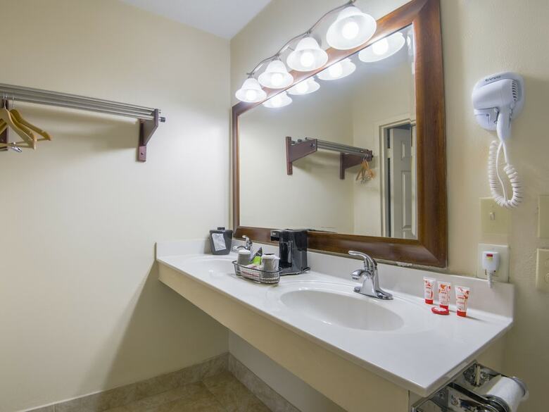 Motel Oyo Hotel Forest City Nc Route 74