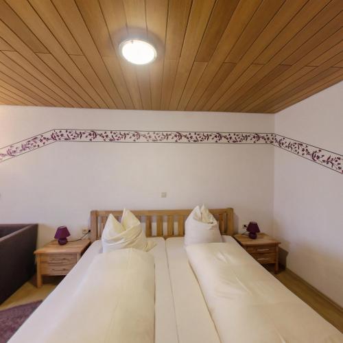 Posada Gasthof Liederhalle