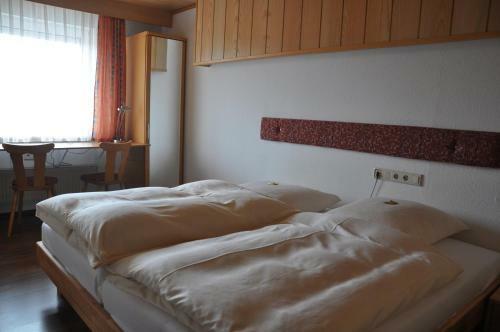 Posada Gasthof Liederhalle