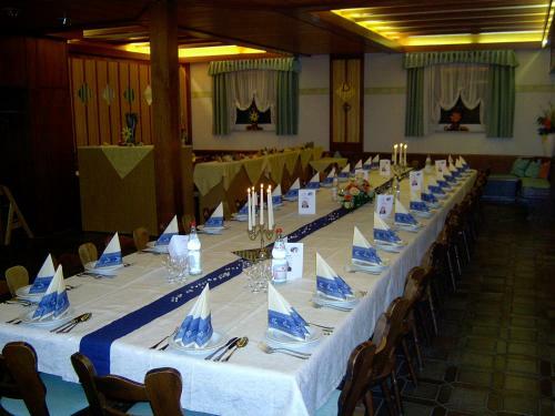 Posada Gasthof Liederhalle