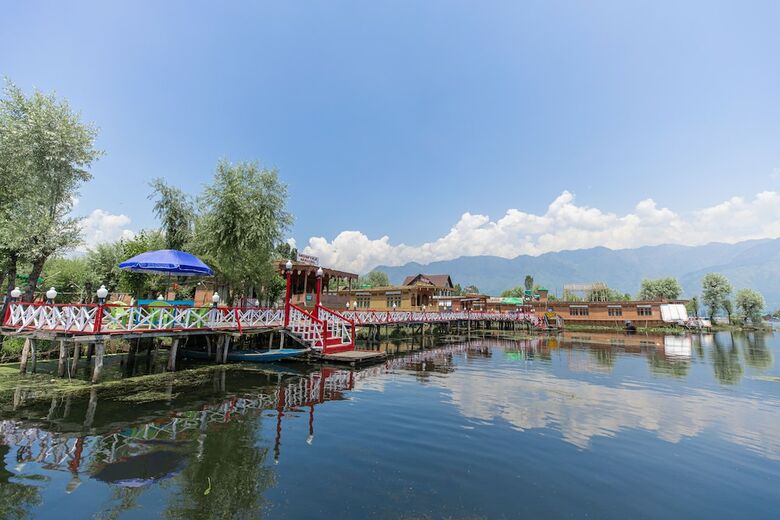 Hotel Kolu Group Of Houseboats
