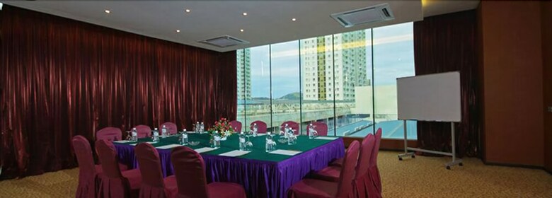 Courtyard Hotel @ 1borneo