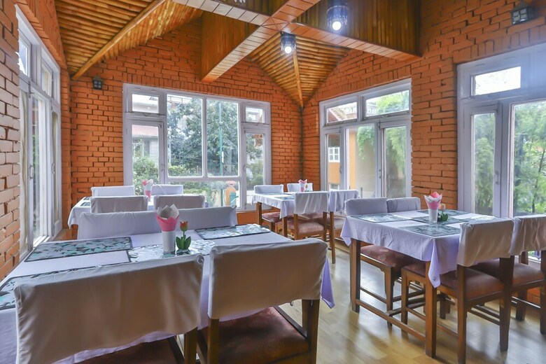 Spot On 625 Hotel Melungtse