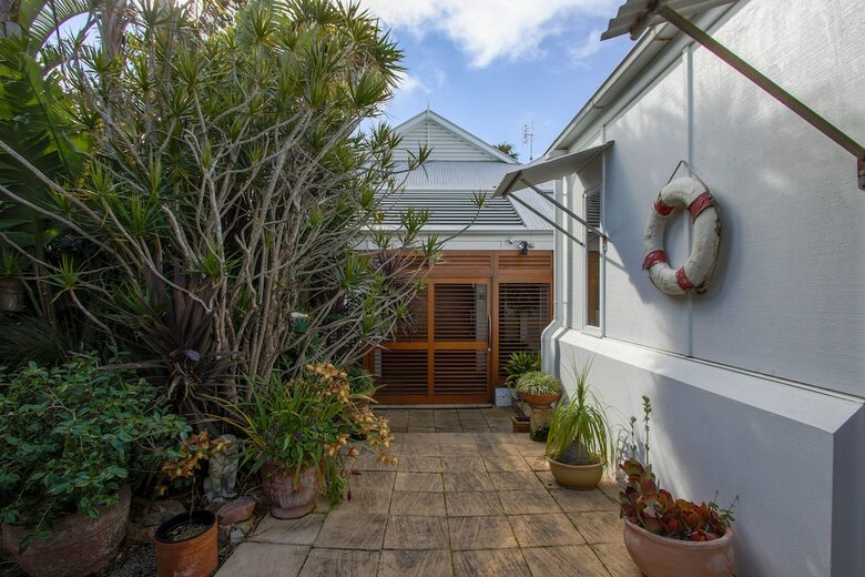 Bancroft Bay Frontage