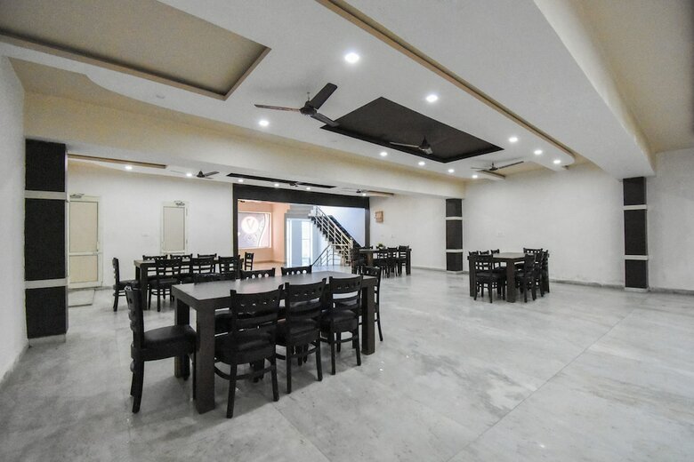 Oyo 48899 Hotel V Seven