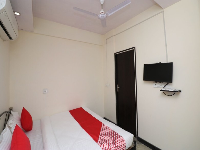 Oyo 49758 Hotel Royal Harbour