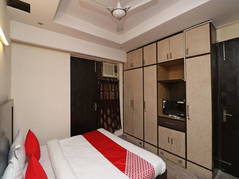 Oyo 49758 Hotel Royal Harbour