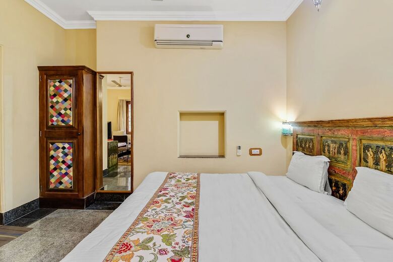 Hotel Palette - Athulyam Resort