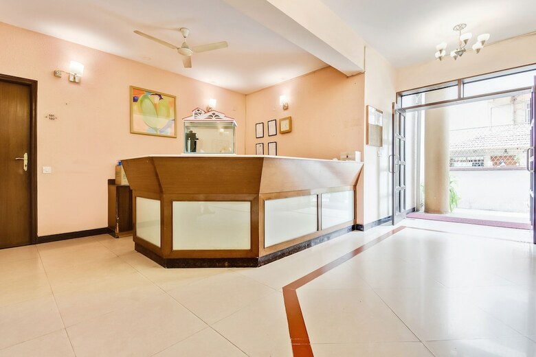 Hotel Capital O 49932 Orchard Suites