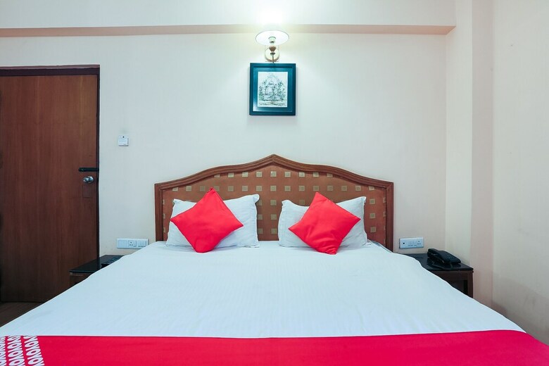 Oyo 48910 Hotel Blue Bird
