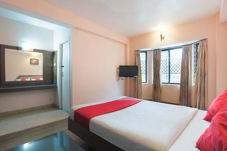 Oyo 48910 Hotel Blue Bird
