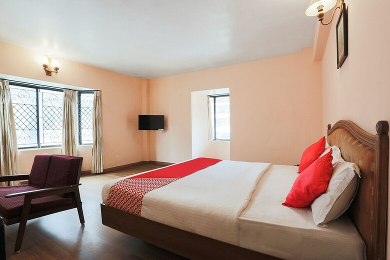 Oyo 48910 Hotel Blue Bird
