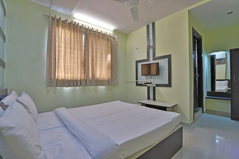 Spot On 41987 Hotel Sai Palace
