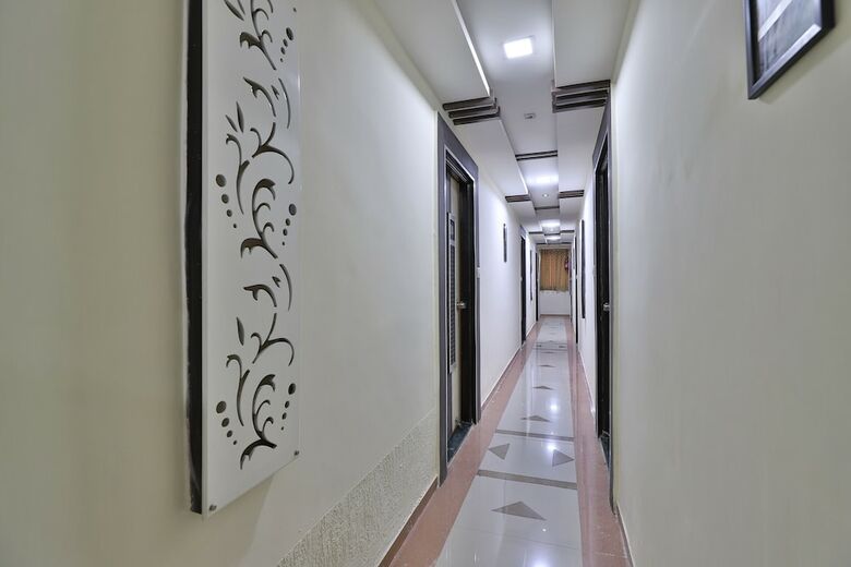 Spot On 41987 Hotel Sai Palace