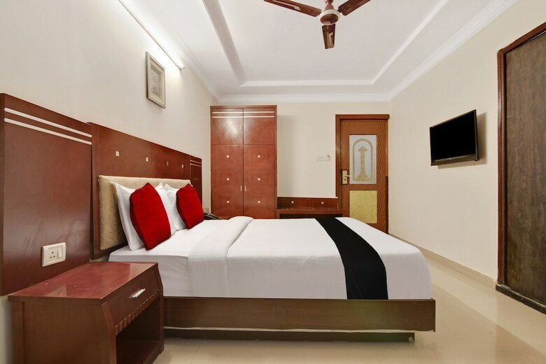 Capital O 11148 Amethyst Business Hotel