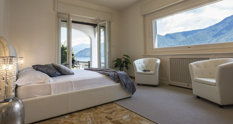 Villa Bianca On The Lake - Parking