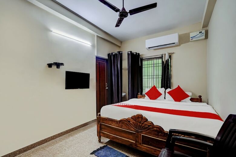 Oyo 60003 Hotel Santosh