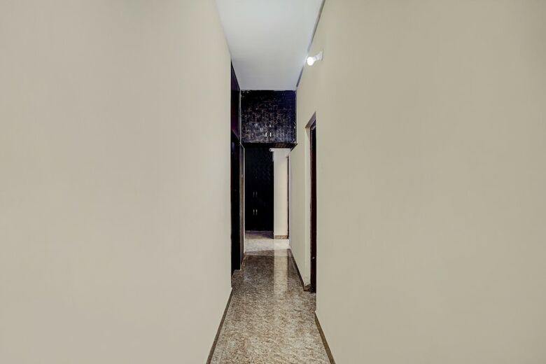 Oyo 60003 Hotel Santosh