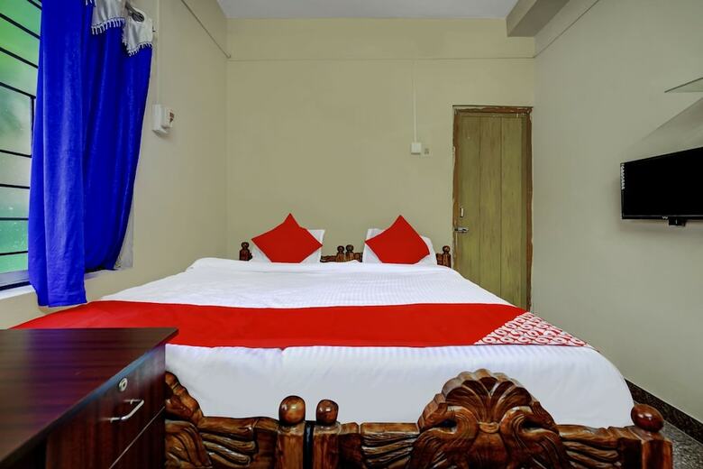 Oyo 60003 Hotel Santosh