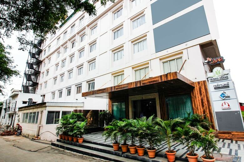 Palette - Hotel Trishul Grand