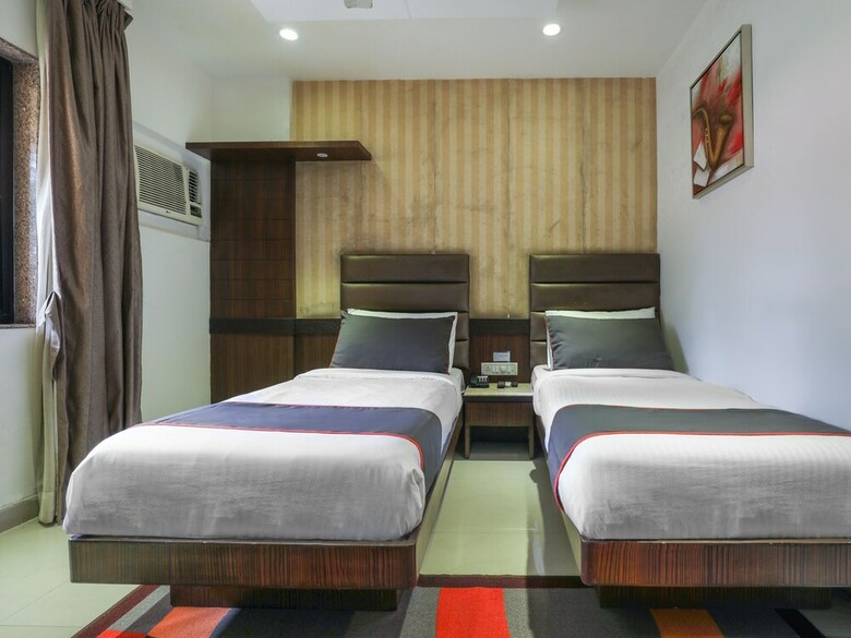 Collection O 49753 Hotel Supreme