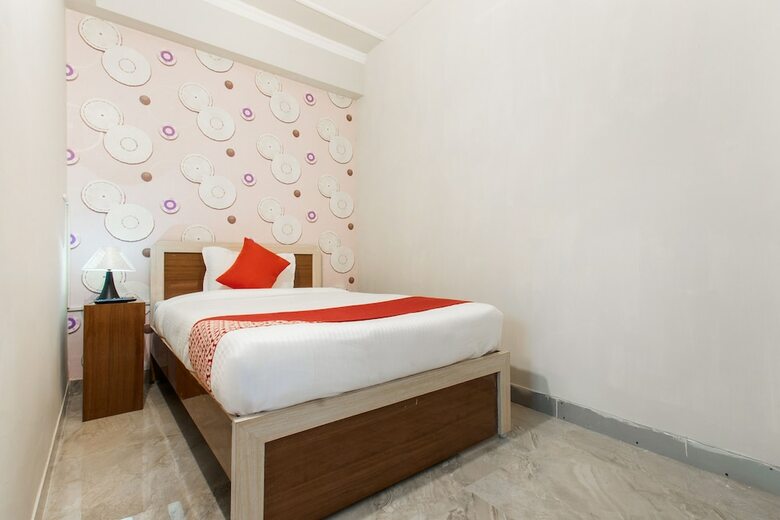 Oyo 47006 Hotel Magadh Palace