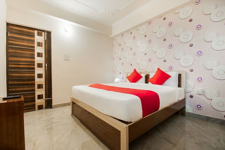 Oyo 47006 Hotel Magadh Palace
