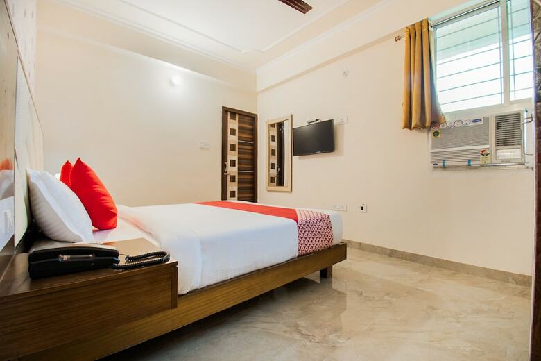 Oyo 47006 Hotel Magadh Palace