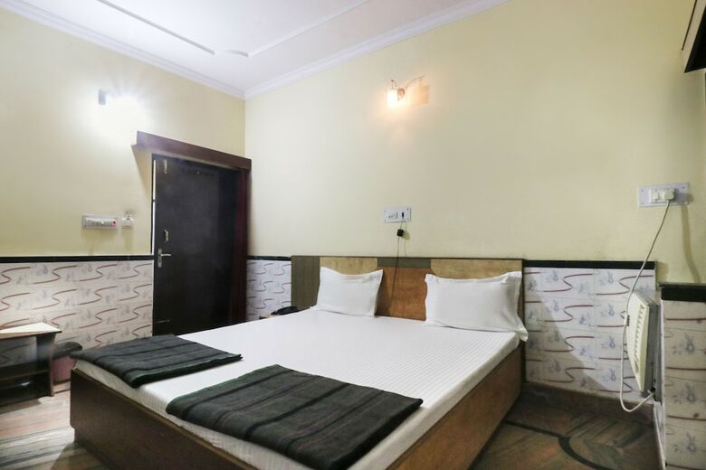 Spot On 49918 Hotel Ganapati